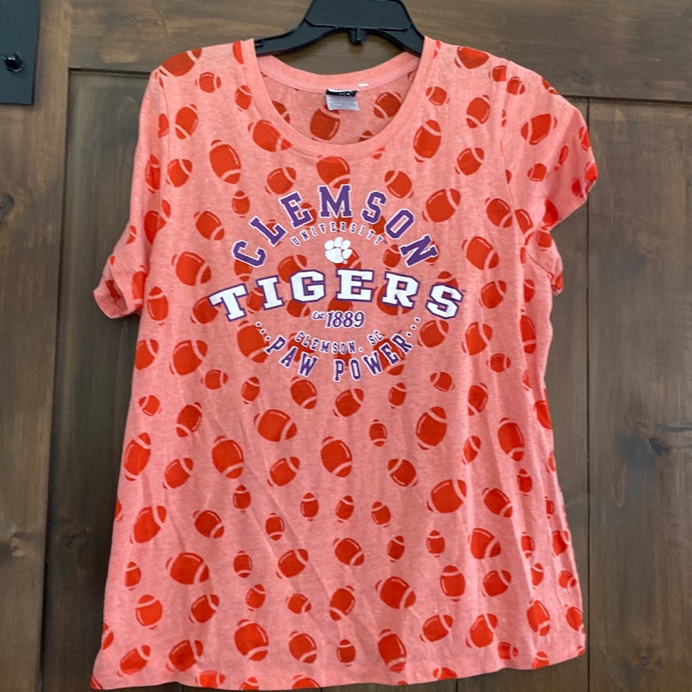 E357 Clemson T-shirt creative apparel concept Size 2X EUC runs small CD